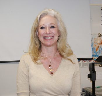 Douce cougar en quête de plaisirs intenses rencontre-Cougar-Bordeaux