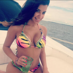 Jeune femme pétillante cherche compagnon pour évasion à Pontivy Amina - rencontre-Teen-Pontivy