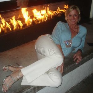 Marre des balades en solo! Elena - rencontre-MILF-Cannes