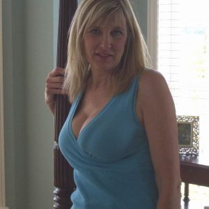 En manque de chaleur humaine Elodie - rencontre-Milf-Grenoble