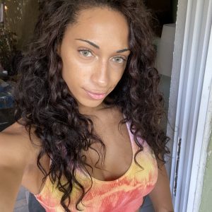 Aïcha - rencontre-Milf-Châlons-en-Champagne